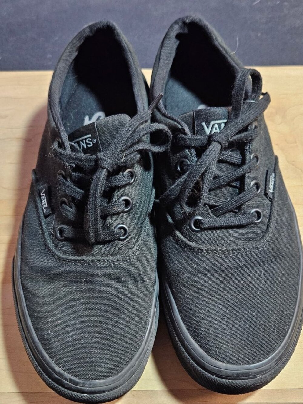 VANS Women's Authentic Low Top Sneaker Shoes Women's Size 7